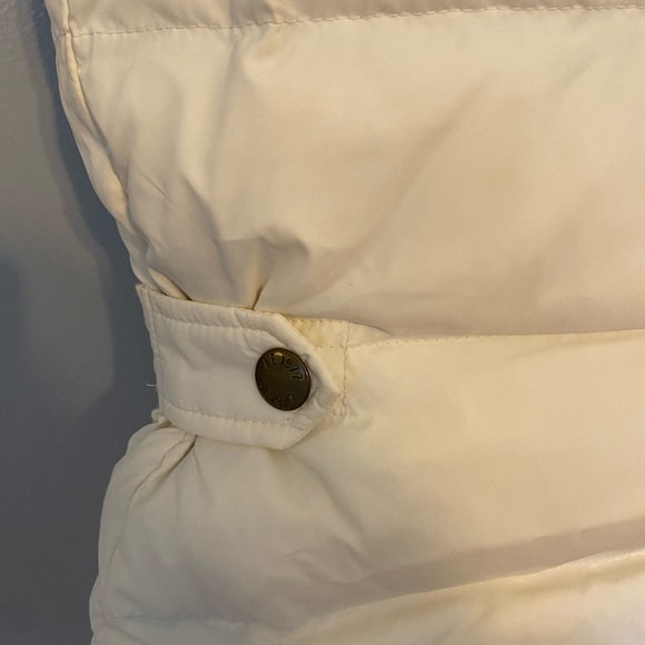 American Eagle Puffer Vest with Fur - Picture 5 of 8